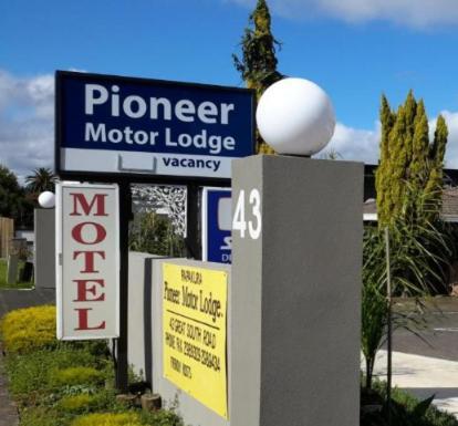 Papakura Pioneer Motor Lodge & Motel Exterior photo